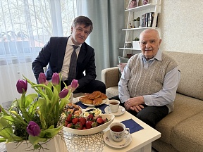 О вручении медалей А.С.Гвоздеву, Н.Е.Певцову и В.Н.Чанову