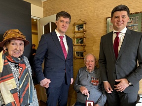 Дипломаты поздравили ветерана Великой Отечественной войны